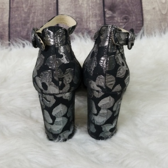 Marc Fisher black & silver metallic Ion pumps - Picture 4 of 8